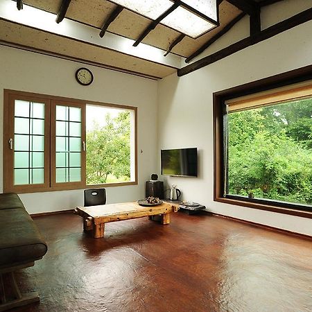 Supgol Private House Villa Jeju Bagian luar foto